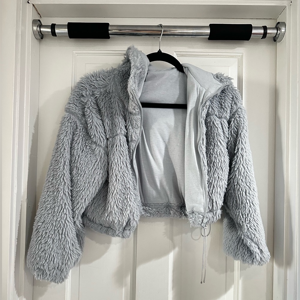 Urban Outfitters BDG Sky Blue Faux Fur/Shaggy Cropped Jacket with hood XS